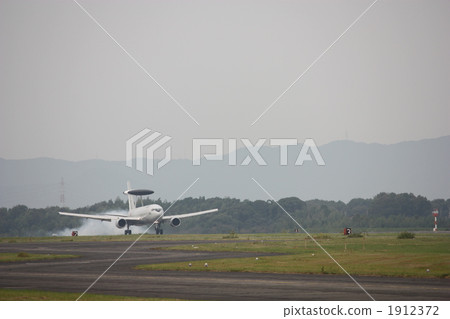 Landing of AWACS (E-767) 1912372