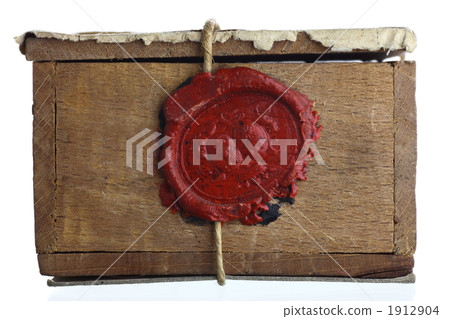 wooden box 1912904