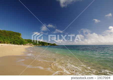 Sea of Hamahigajima, Okinawa Prefecture 1917004