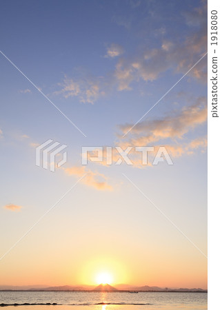 Sunrise from Mikamiyama 1918080