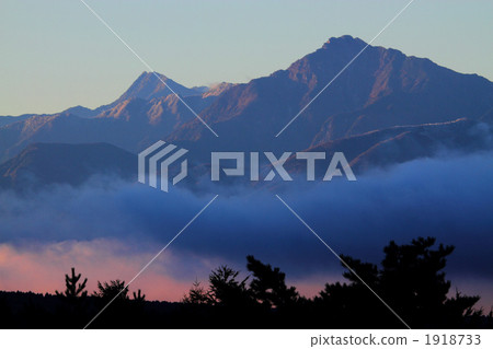 朝日和南阿爾卑斯山 1918733