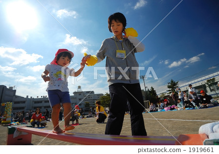 My daughter's athletic meet (average table) ② 1919661