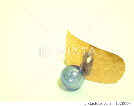 blue, ground glass, interior 1920004