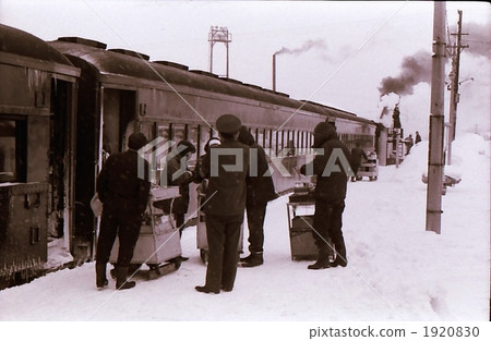 Home scene of snow Winter in Showa 45 1920830