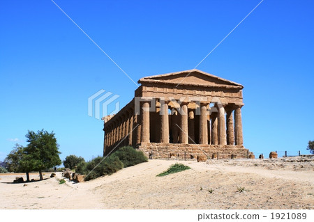 Valley of the temple of blue sky · Temple of Concordia Valley of the temple of blue sky · Temple of Concordia 1921089