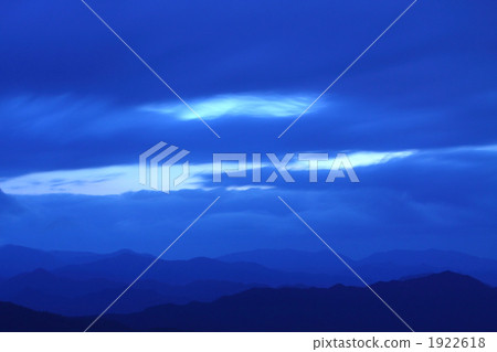 Morning of the dawn's mountain 1922618