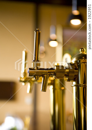 Beer server 1922951