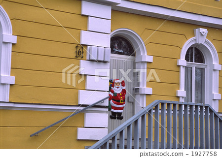 Santa Claus	 1927758