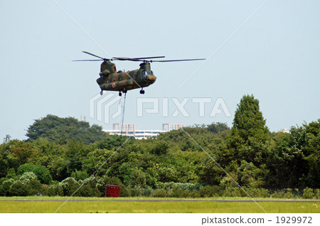 Aerial fire extinguishing of large transport helicopter CH-47J 1929972