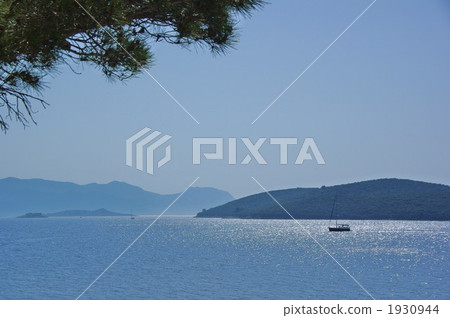 Adriatic sea in early summer Adriatic sea in early summer 1930944