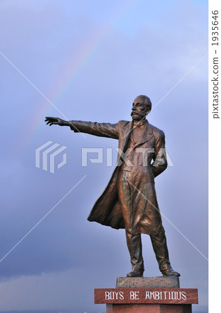 克拉克博士站立雕像彩虹 1935646