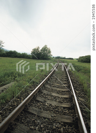 Railroad tracks 1945586