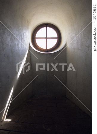 Light from a round window 1945632
