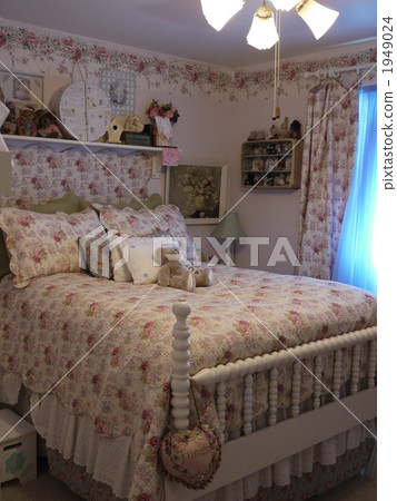 Princess bedroom 1949024