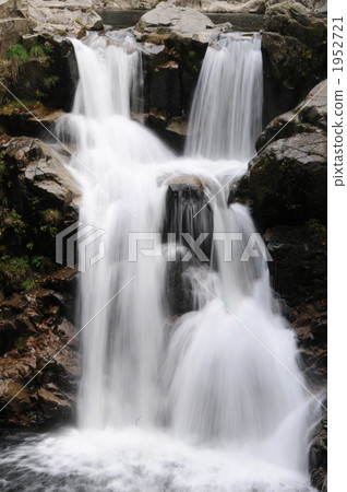 Flow of Three Falls Fall Flow of Three Falls Fall 1952721