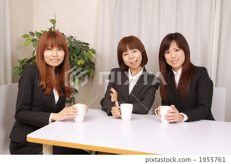business woman, female business person, associate 1955761