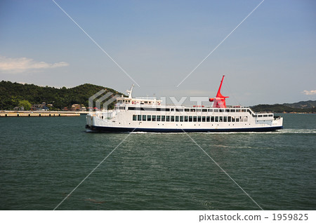 渡船進入Uno港口 1959825