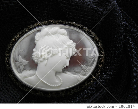 老客串胸針 1961814