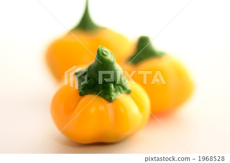 Yellow paprika Yellow paprika 1968528