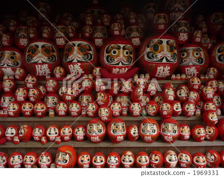 Darumama san arranged 1969331