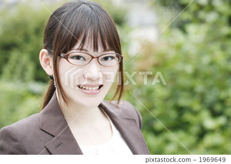 smiling, businesswoman, female business person 1969649