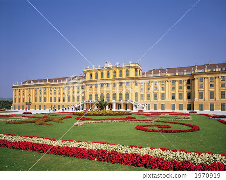 在維也納的美泉宮 1970919