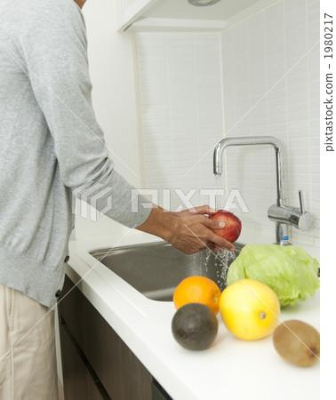 one person, person, gents 1980217