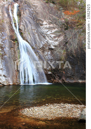 Heiwa Waterfall 1982925