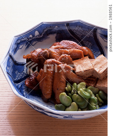 chicken wings, boiled and seasoned fish or vegetable, stewed 1988561