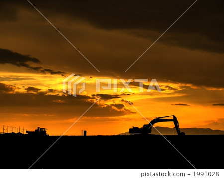 Golden sky and silhouette 1991028