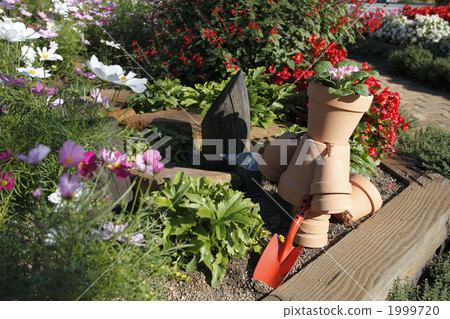 Gardening flowerpot doll 1999720