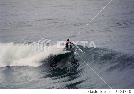 Surfing 2003738