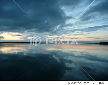 Evening view of the mouth of the Teshio River in Hokkaido 2004689