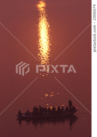 Ganges River dawn 2006074
