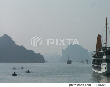 Halong Bay, Vietnam 2006889