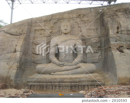 A stone statue of Sri Lanka 2010593