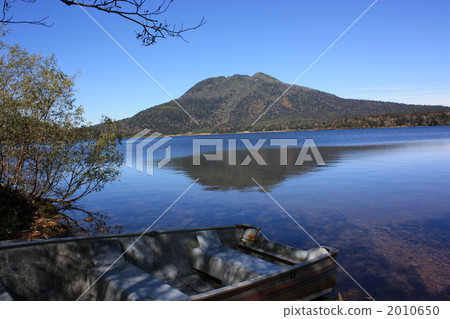 Mt. Utake和Ozenuma在深秋 2010650