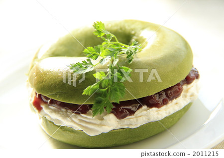 snack, bagel sandwich, baked good 2011215