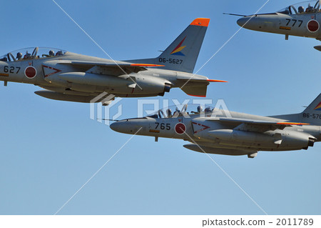Formation flight 2011789