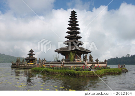 Ulun Danu Bratan Temple Ulun Danu Bratan Temple 2012164