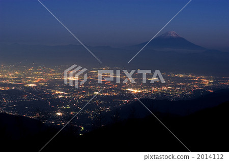 富士山和甲府盆地的夜景 富士山和甲府盆地的夜景 2014112