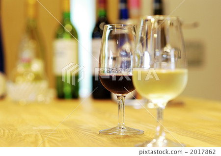wine glass, wine-glass, wineglass 2017862
