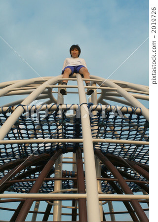 child, kid, whelp 2019726