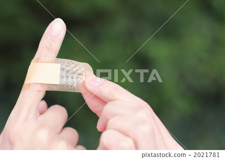 身體部位一名女性(手部傷害治療患者傷害治療傷處理划痕) 身體部位一名女性(手部傷害治療患者傷害治療傷處理划痕) 2021781