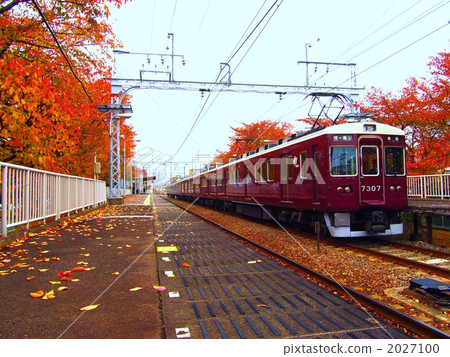 Late autumn Hankyu Railway Arashiyama Line 2027100