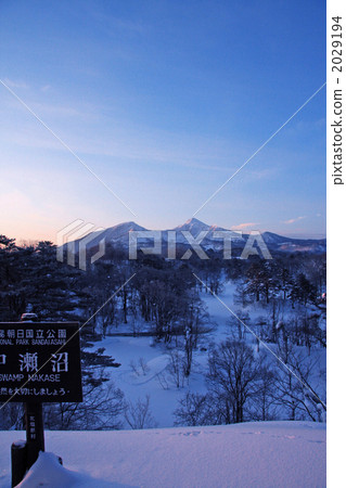 Early morning Nakazeuma and Bandai (winter) 2029194