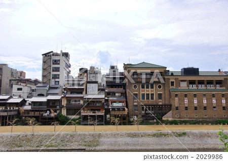 Pontocho唱歌舞蹈體育場和冰箱地板 Pontocho唱歌舞蹈體育場和冰箱地板 2029986