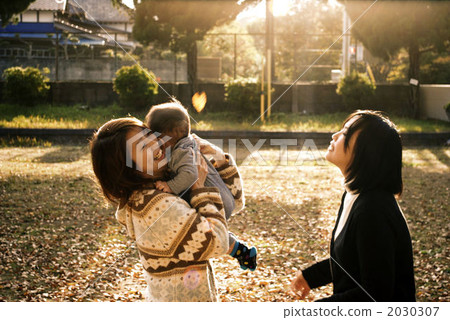 Sunny dudes. 2030307