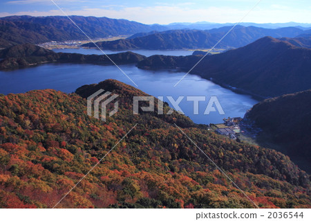 Lake Mikata Five Lakes in the late autumn Lake Mikata Five Lakes in the late autumn 2036544