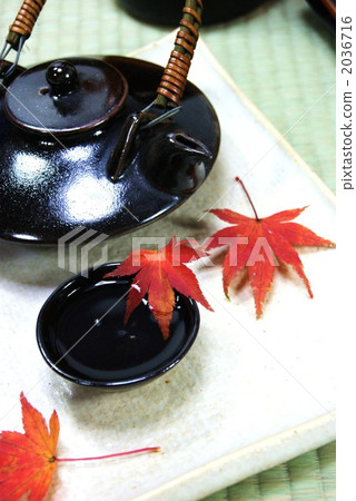 酒器 酒瓶 瓶子和杯子（用於酒精） 2036716